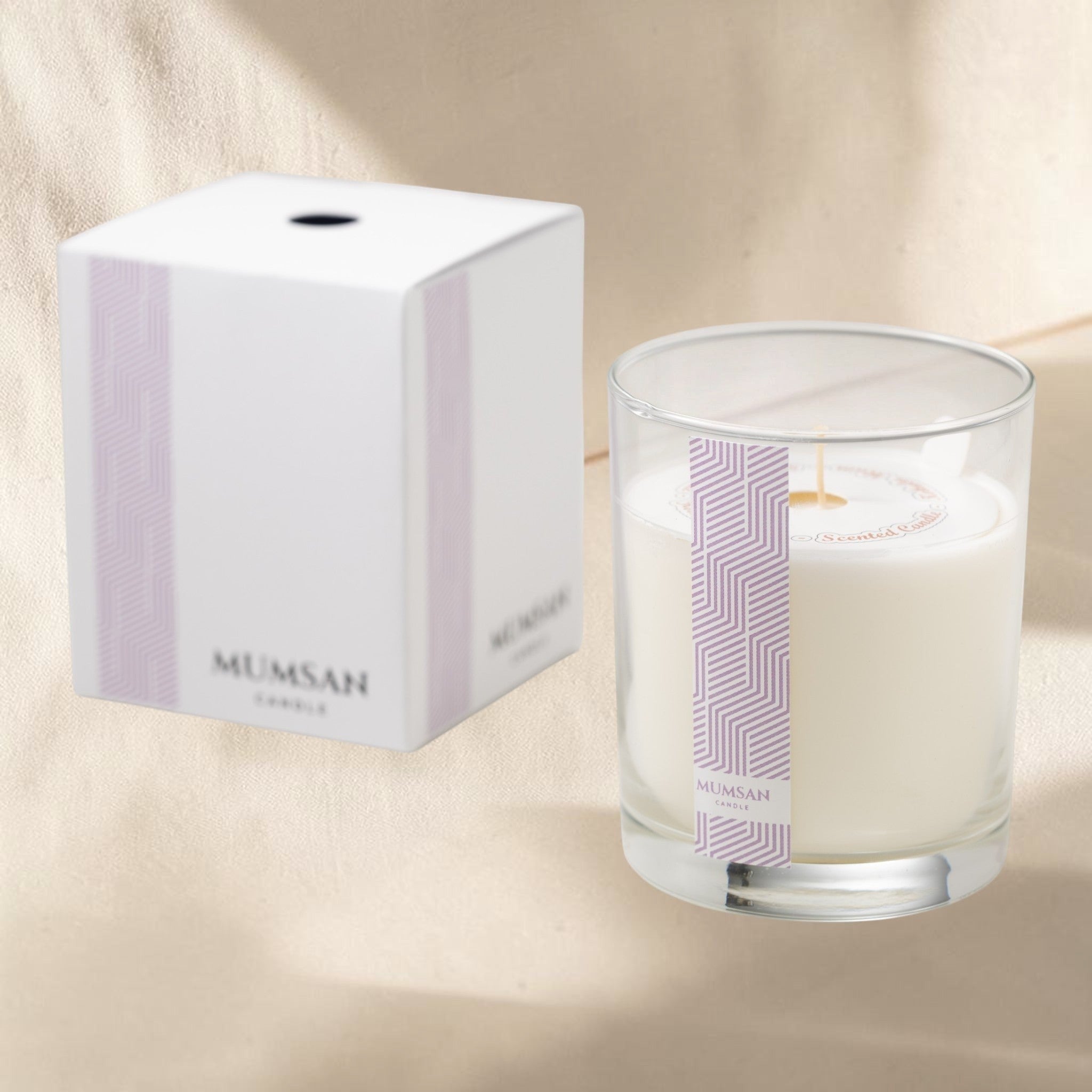 MUMSAN CANDLE Atina Bardak Mum, zarif cam bardakta, hoş kokulu, beyaz renkli, dekoratif mum. Yanında kutusuyla birlikte.