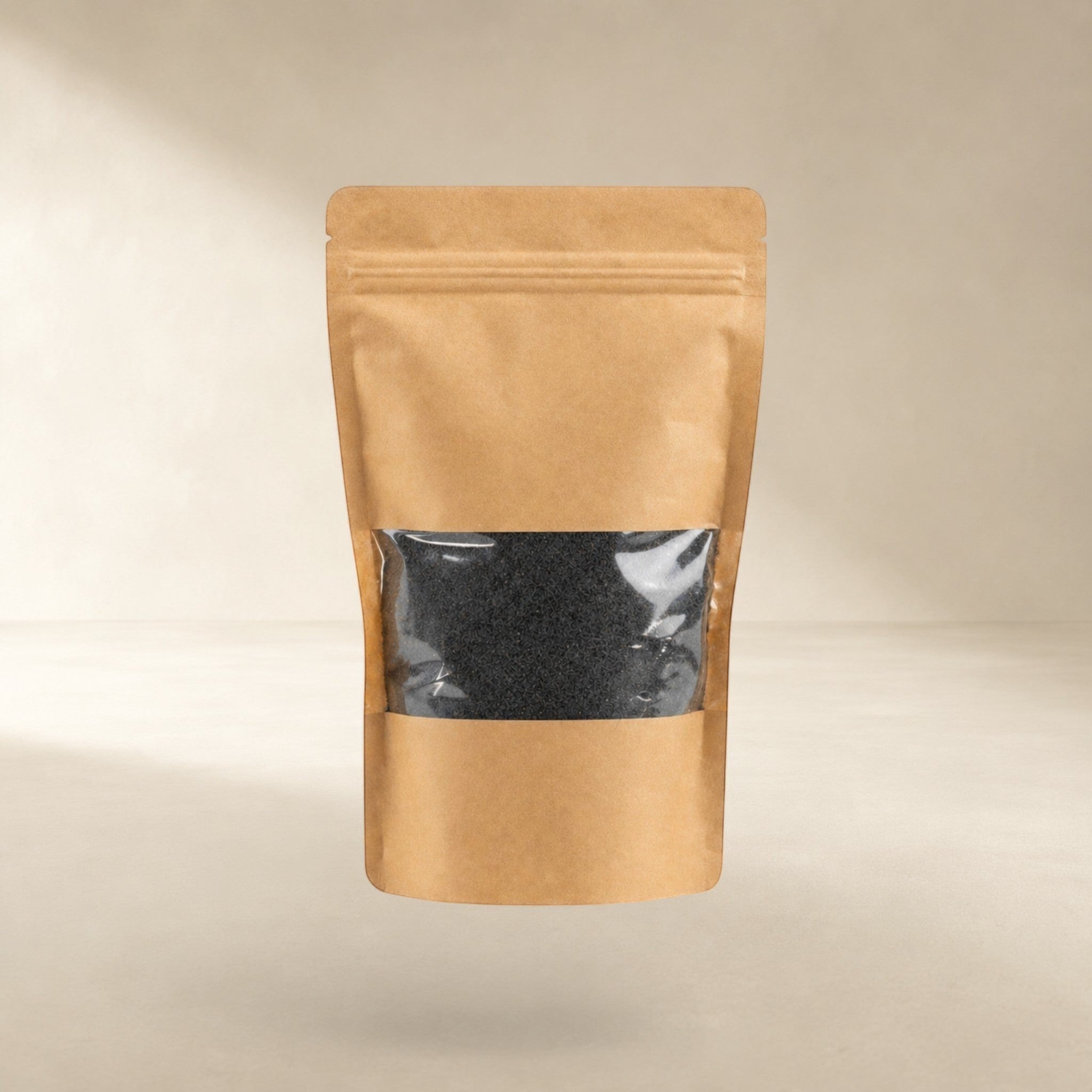 MUMSAN CANDLE 250 gr toz mum, doğal ve zarif bir ambiyans için kraft paket içinde siyah toz mum.
